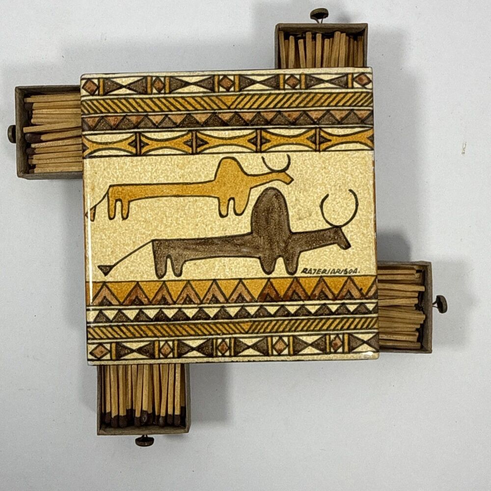 Vintage ceramic tile Matchbox holder holds 4 Match boxes with matches 4.25x4.25